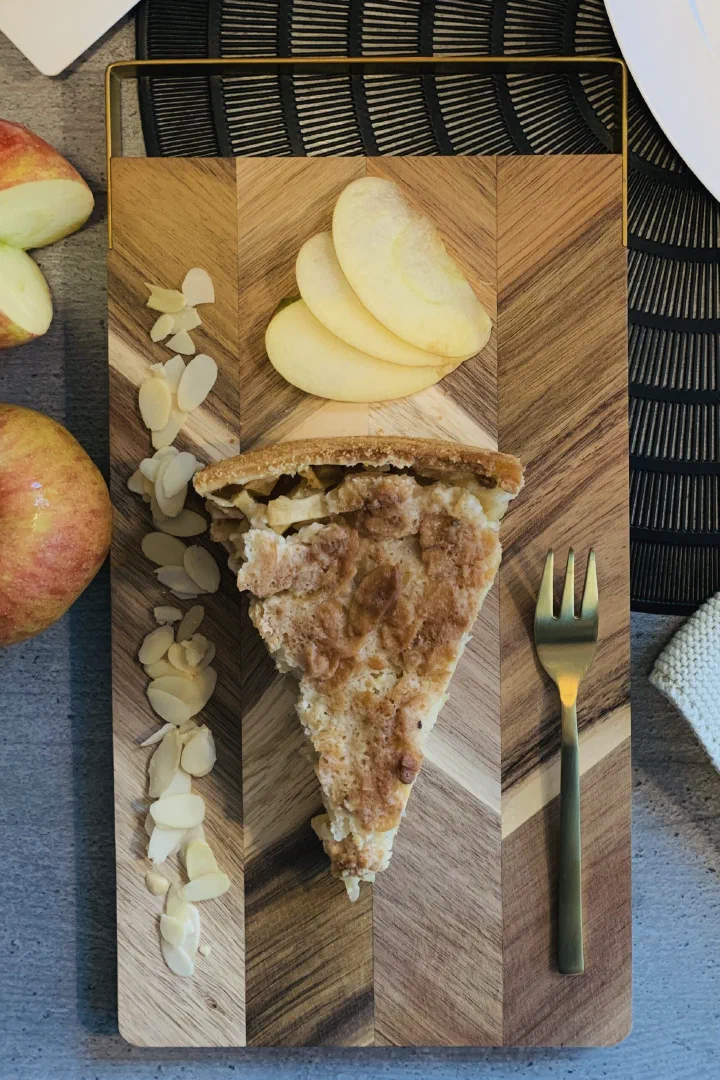 Apfelkuchen mit Mandeldecke ohne Zucker (vegan)