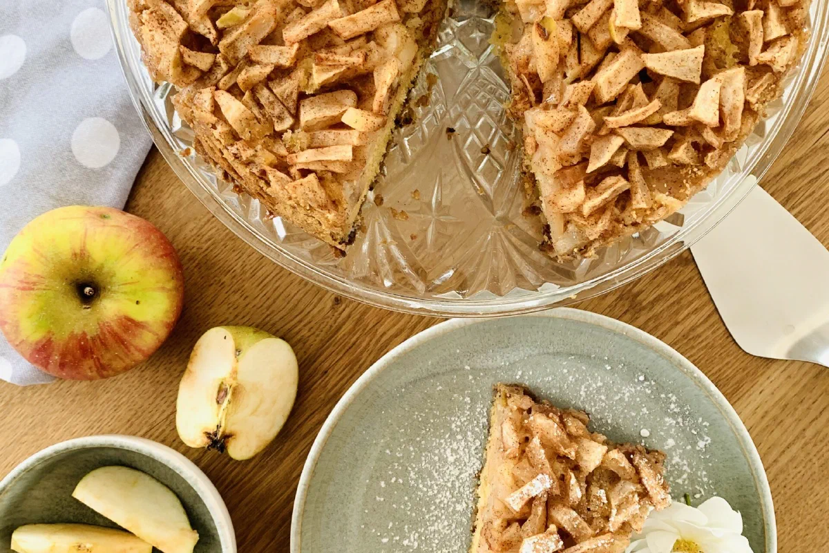 Apfelkuchen mit Walnüssen ohne Zucker