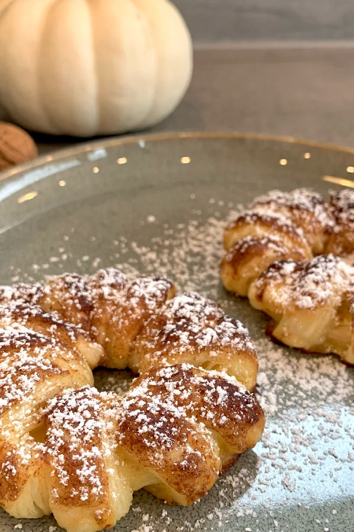 Apfelringe in Blätterteig ohne Zucker