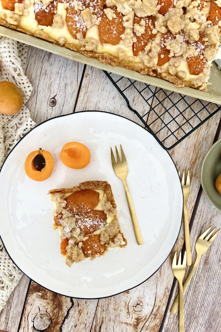 Aprikosenkäsekuchen vom Blech ohne Zucker