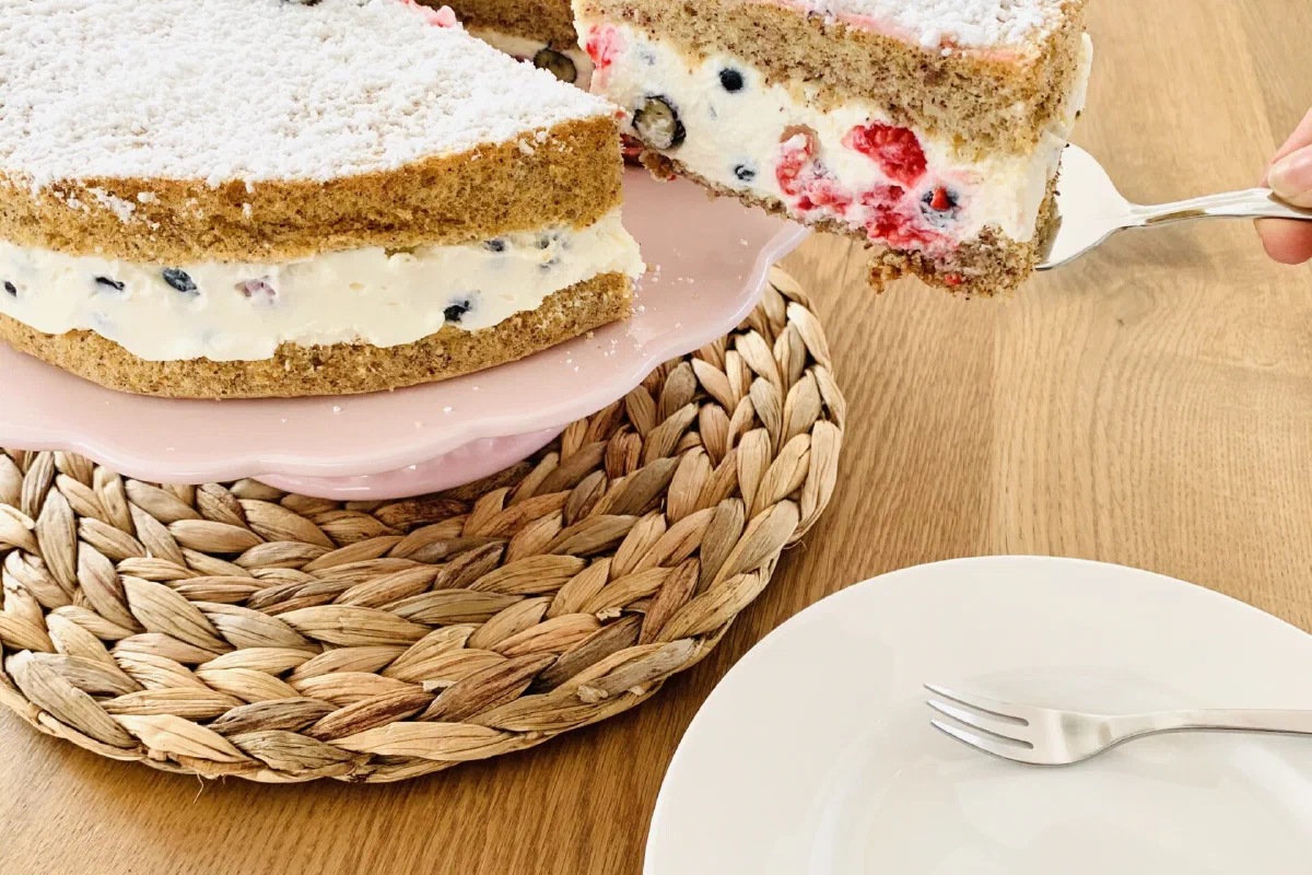 BeerenGlück mit Mandelbiskuit ohne Zucker