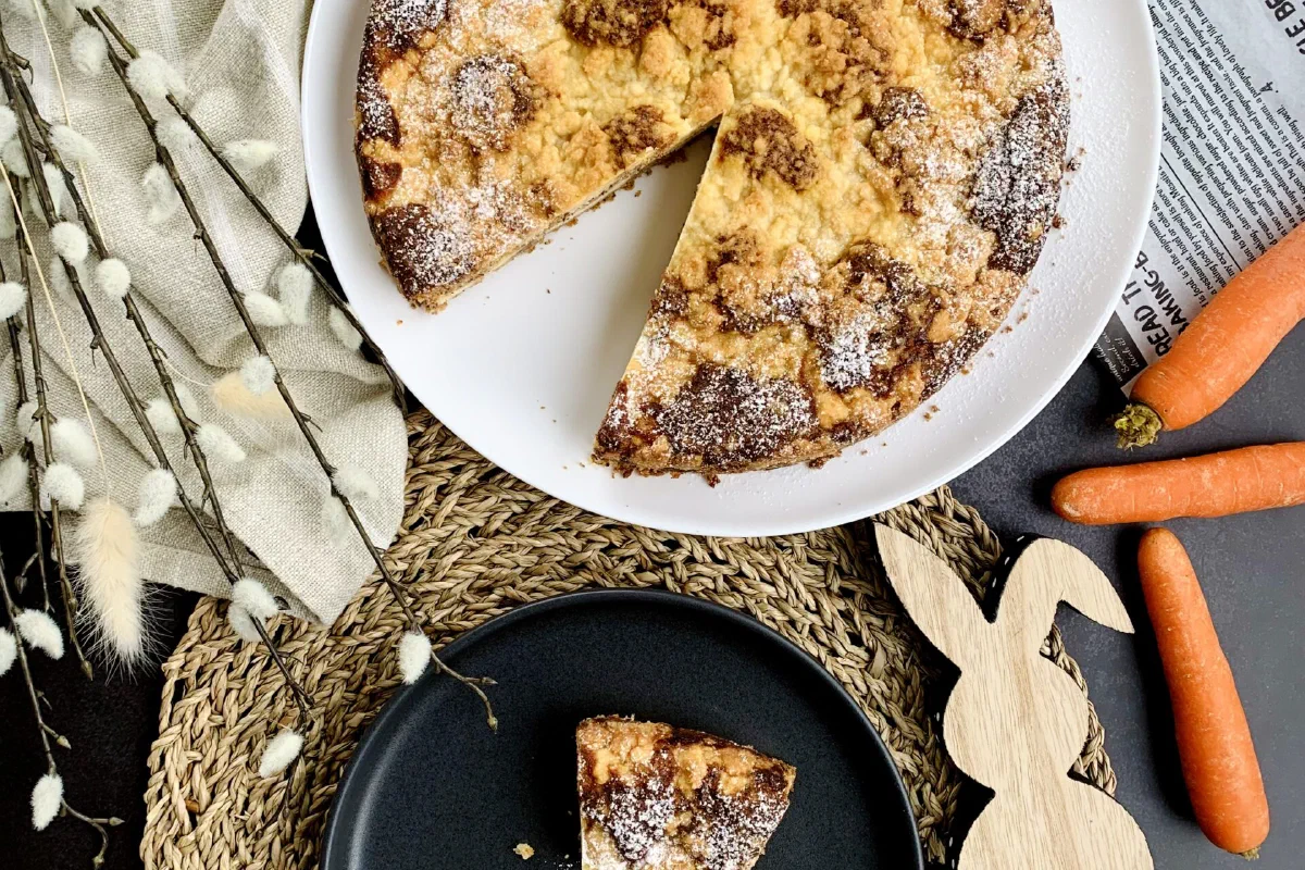 Carrot-Cheesecake mit Streuseln ohne Zucker