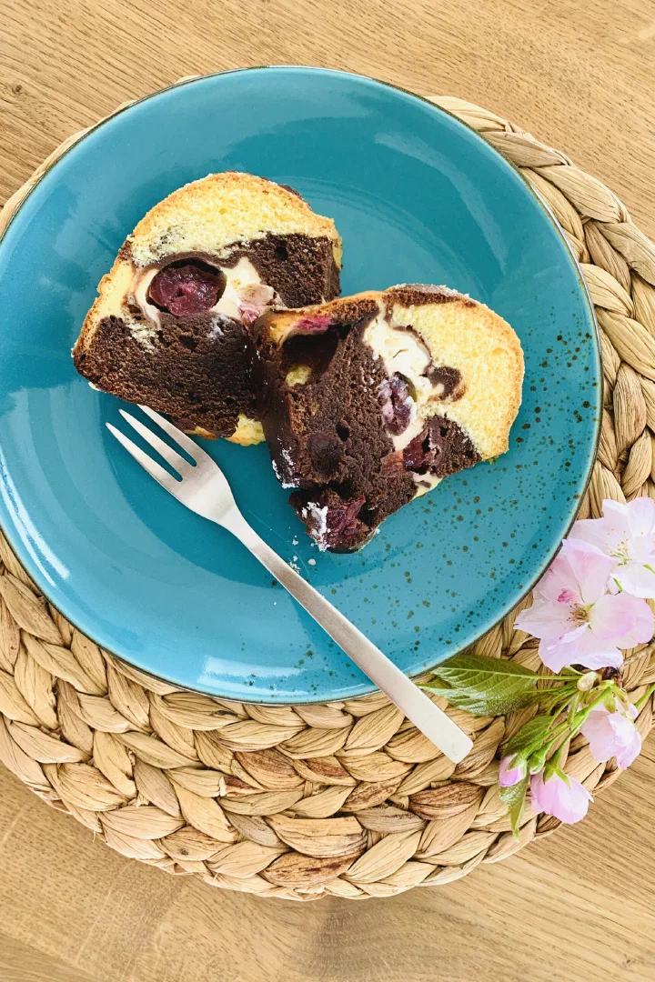 Donauwellen-Gugl mit Cheesecakefüllung ohne Zucker
