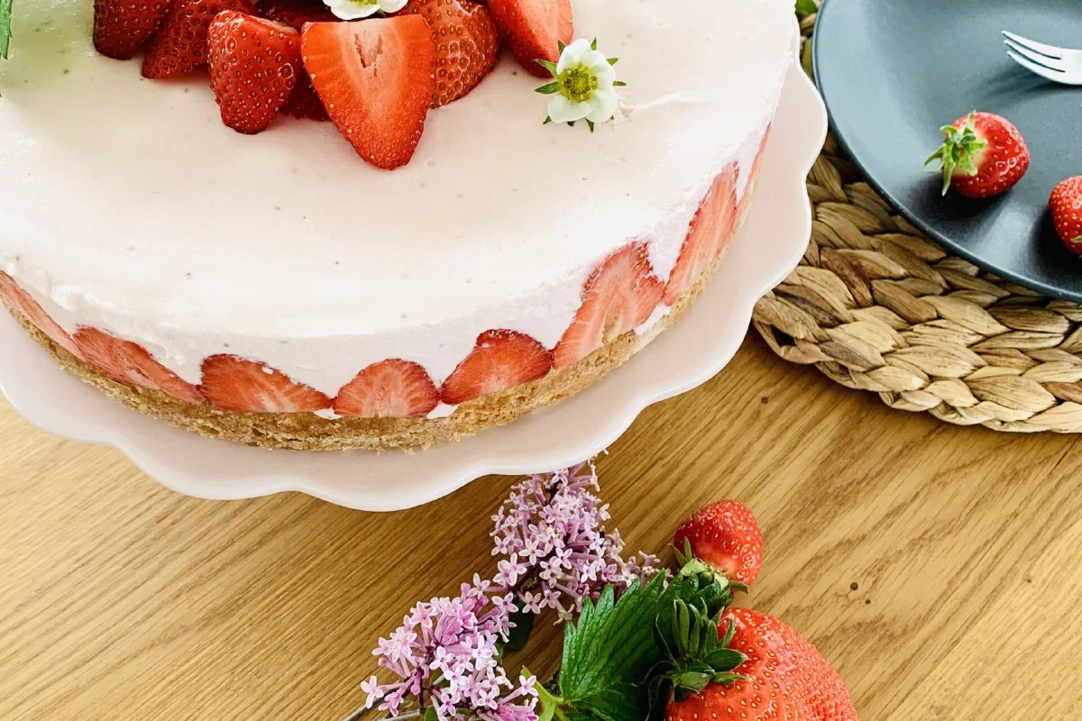Erdbeermousse-Torte ohne Zucker
