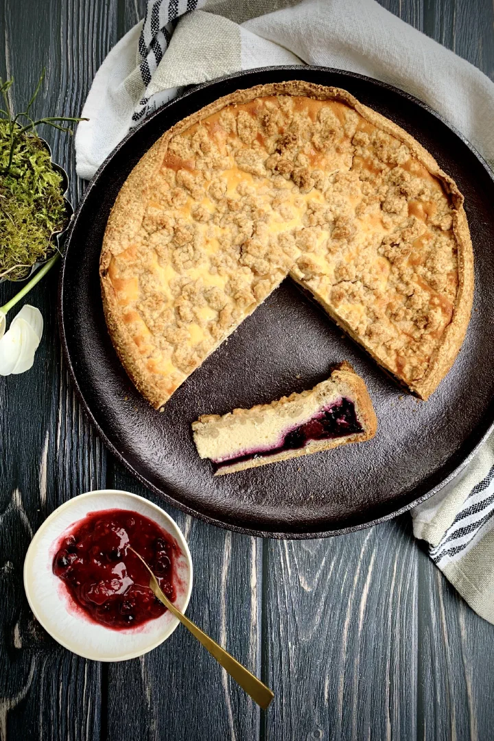 Fruchtiger Streuselkäsekuchen ohne Zucker