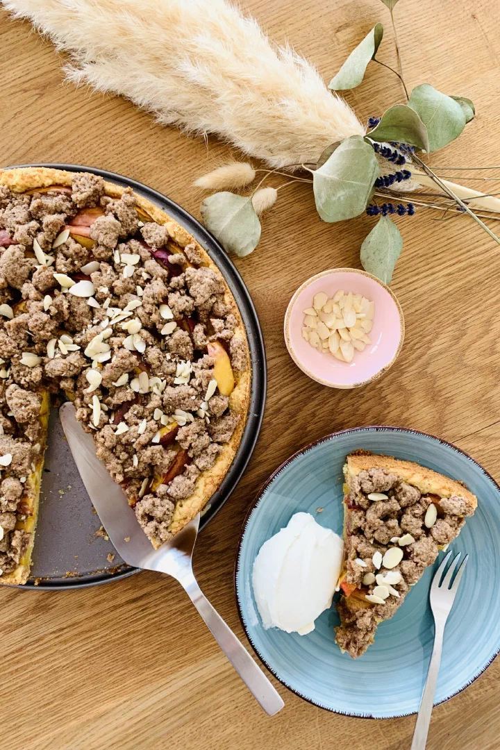 Nektarinenkuchen mit Zimtstreuseln ohne Zucker