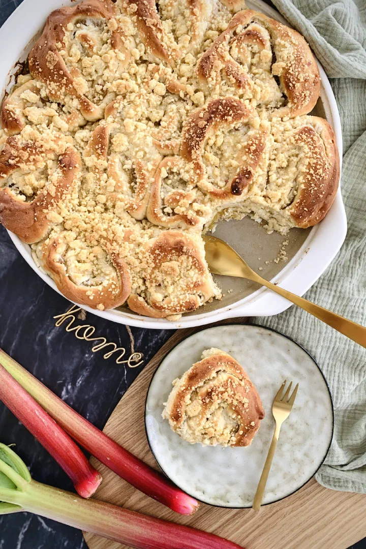Rhabarber-Cheesecake-Schnecken ohne Zucker