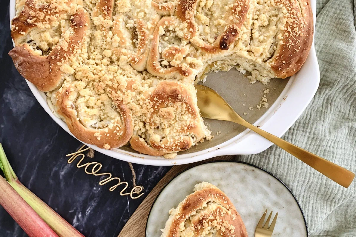 Rhabarber-Cheesecake-Schnecken ohne Zucker