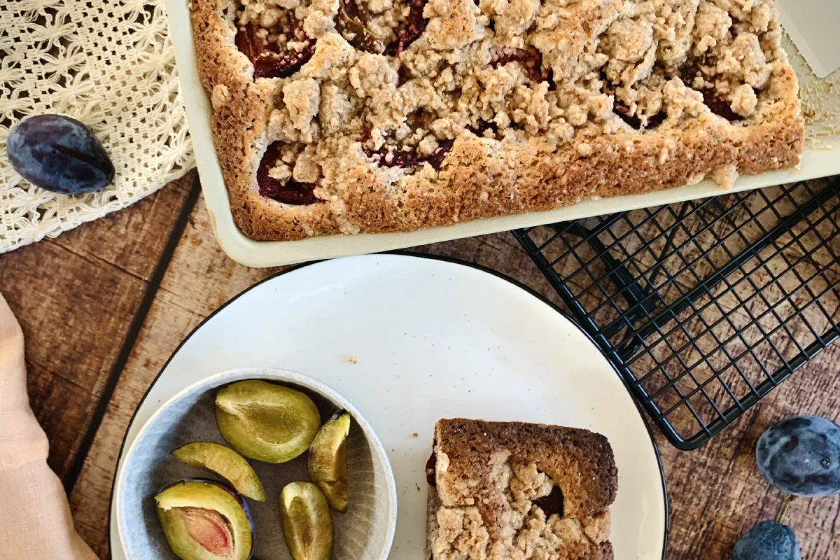 Zwetschgen-Nusskuchen ohne Zucker