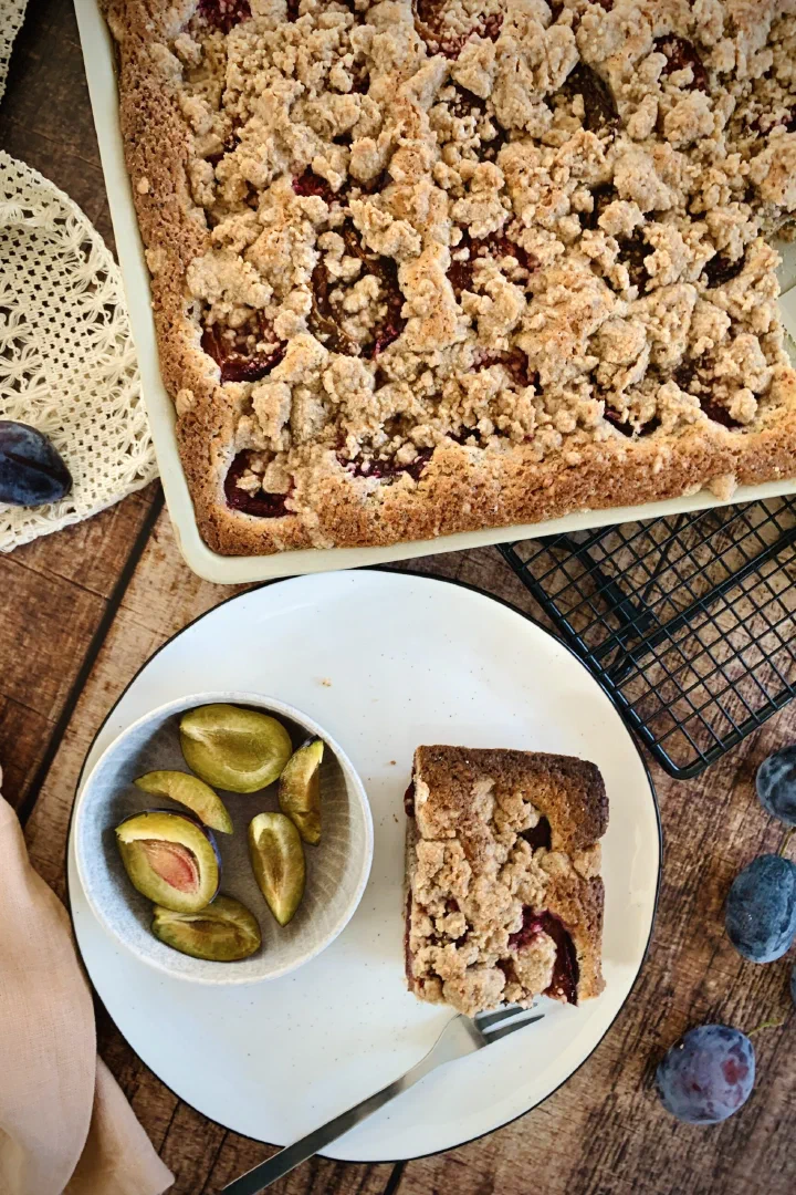 Zwetschgen-Nusskuchen ohne Zucker